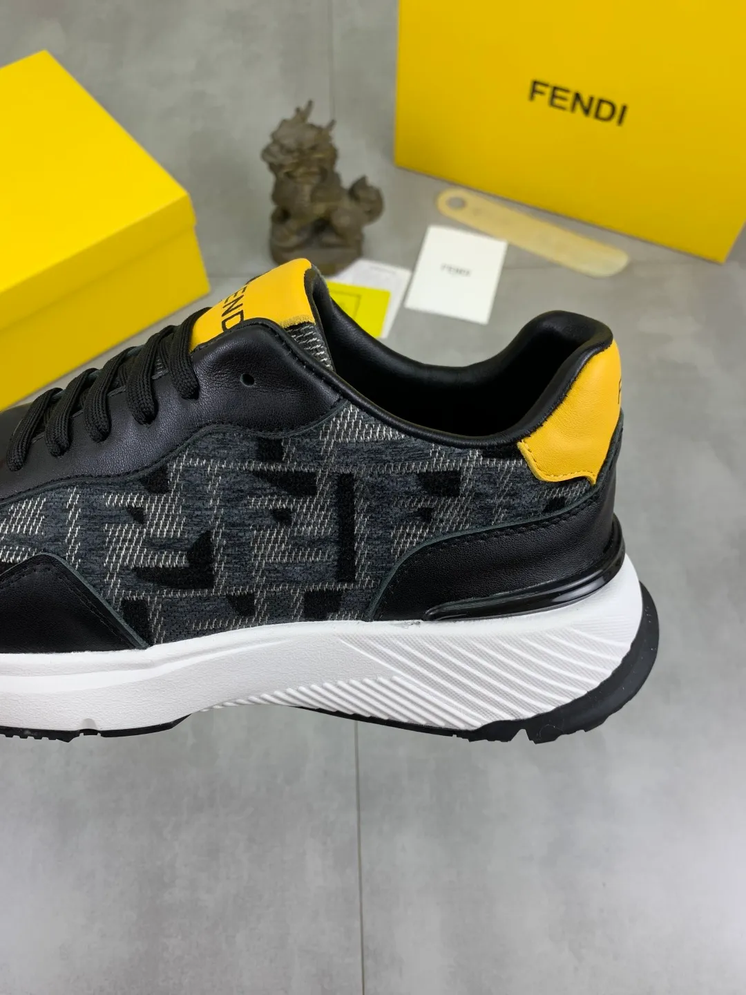 ​Men's shoes 💰P460 💰[New style] little monster 🆘 New FENDI (Fendi) new style 🕶️🕶️Simple routing effect, showing an elegant and cool driving shoe 🎬Using imported calfskin + first-layer pigskin lining🐂Excellent material🎬Detailed workmanship 🤗Comfortable foot feel➰➰. ​Pair it with any outfit to show your taste and temperament, low-key luxury ♻️Design ​simple and elegant ​noble and fashionable 🍃​Very loved and favored by trendy men 💓❤️size: 38-44 2️⃣colors available